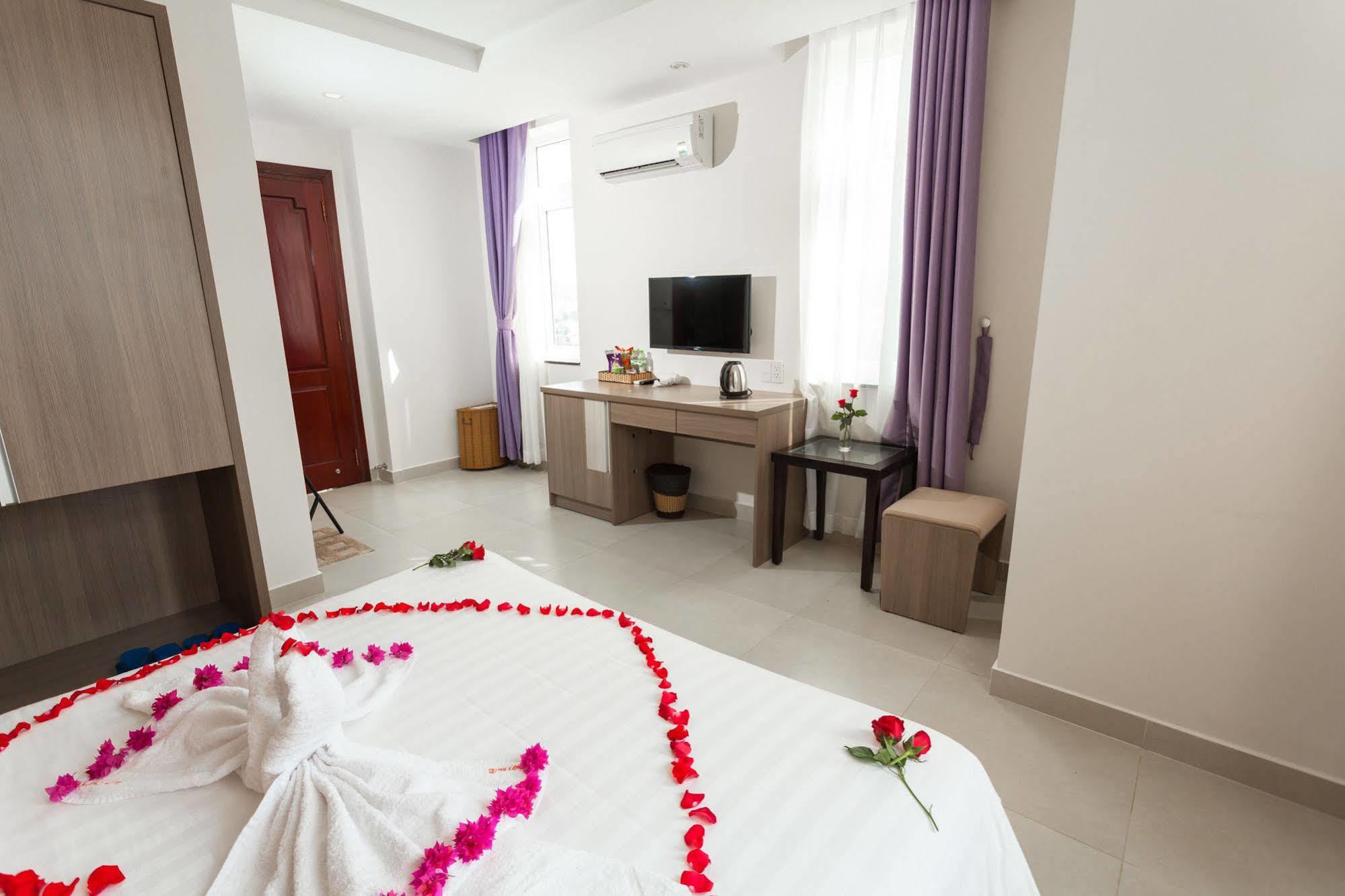 Blue Sky Phu Quoc Hotel Екстер'єр фото