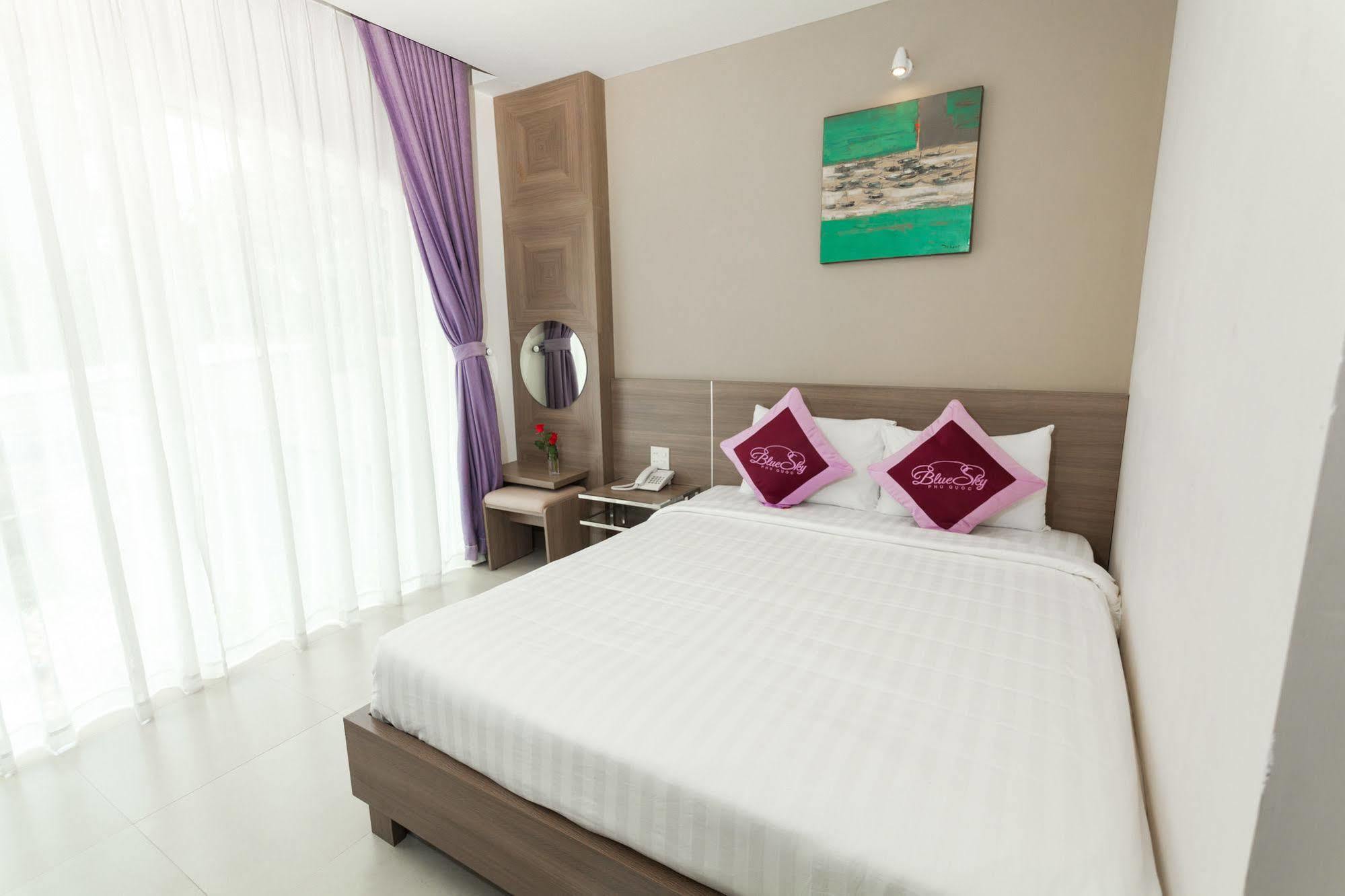 Blue Sky Phu Quoc Hotel Екстер'єр фото