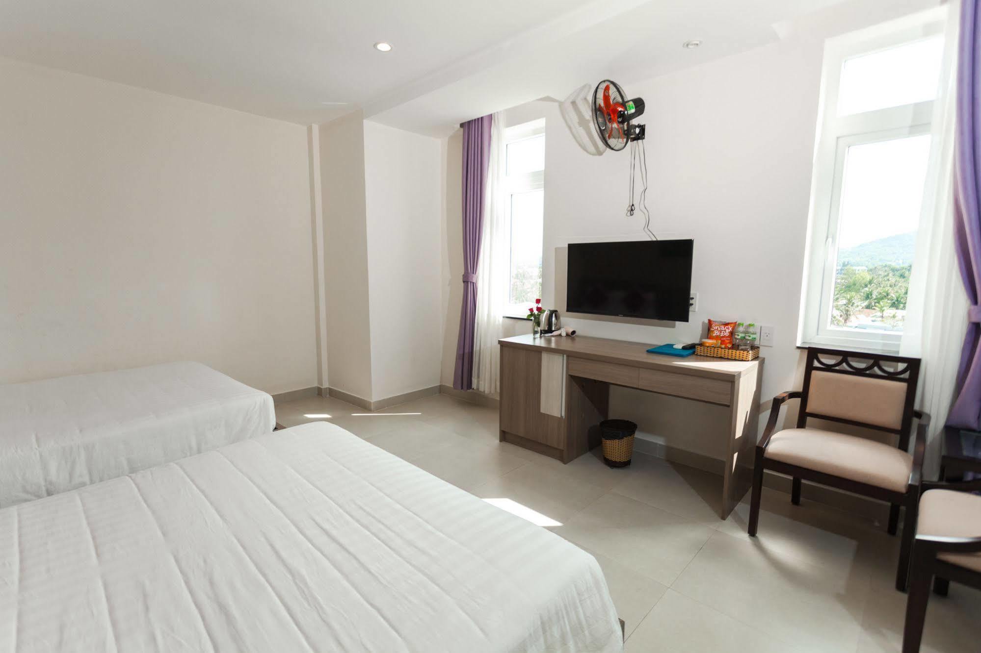 Blue Sky Phu Quoc Hotel Екстер'єр фото